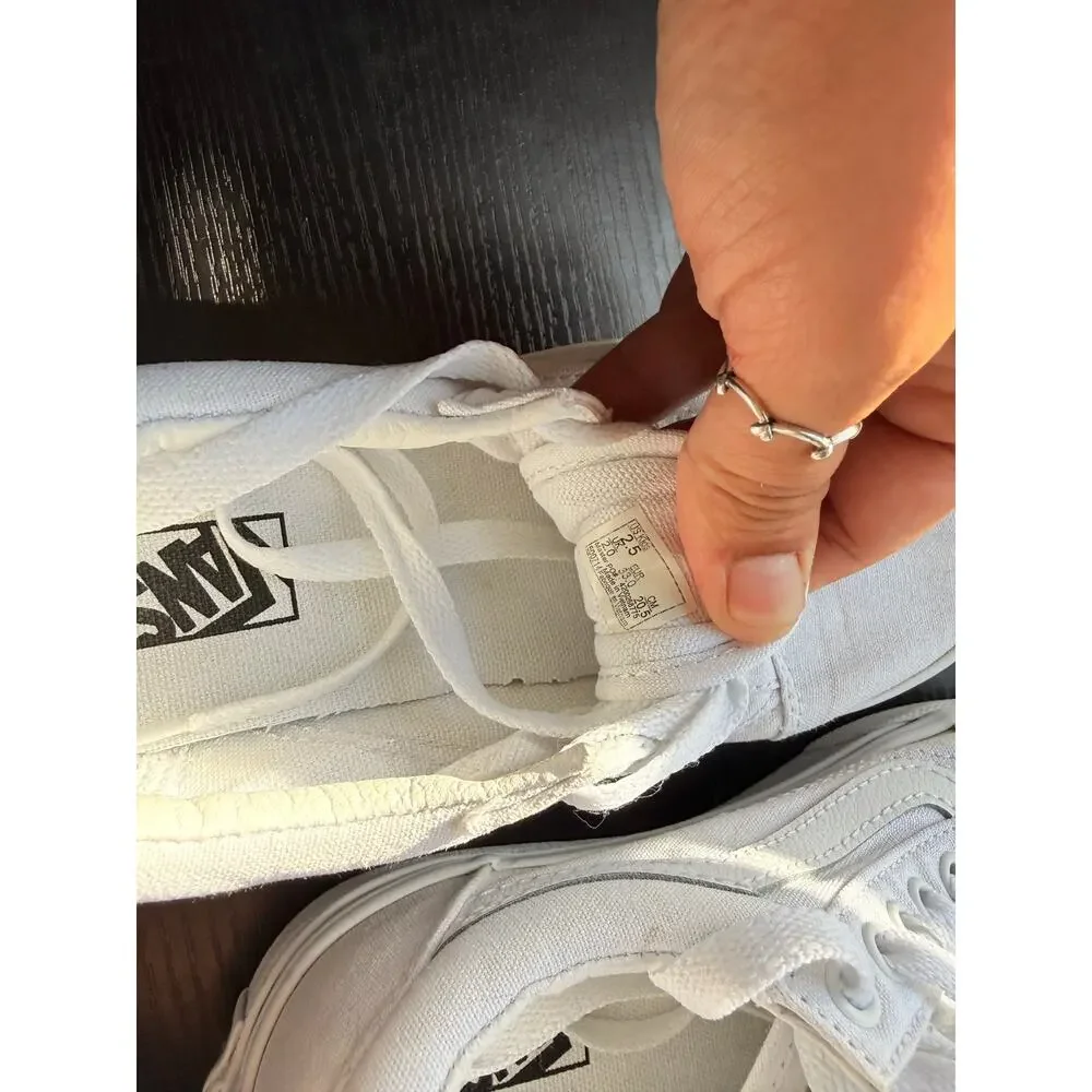 Vans Old Skool Triple White Low Top Sneakers Youth 2.5 Clean Classic Streetwear